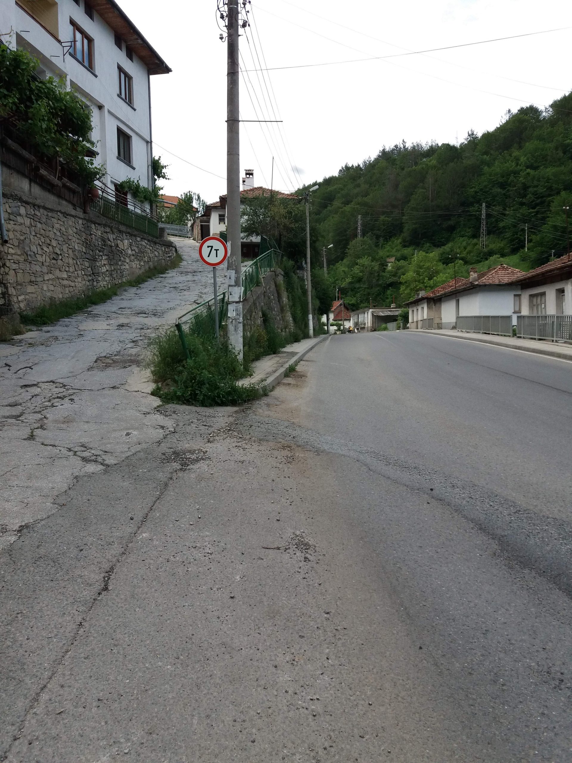 Кметове на пет села настояват за освежаване на маркировката
