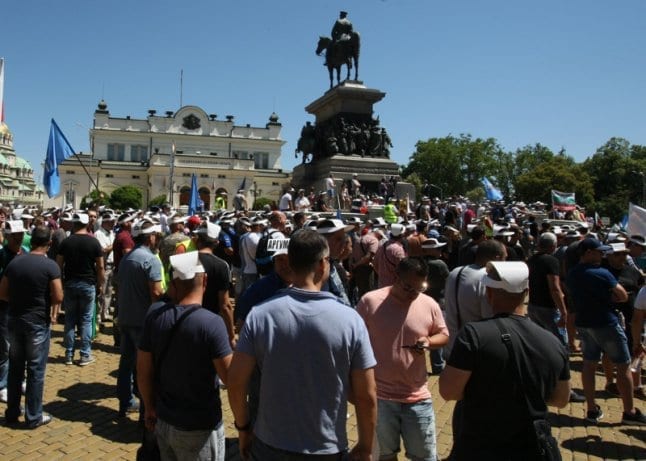 110 полицаи от Смолянско се включиха в протестите пред Народното събрание