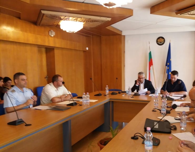 Строители си правят оглушки за дефекти по пътищата