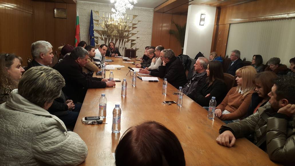 Аръчкова „спря” и парите за зимното поддържане на община Смолян