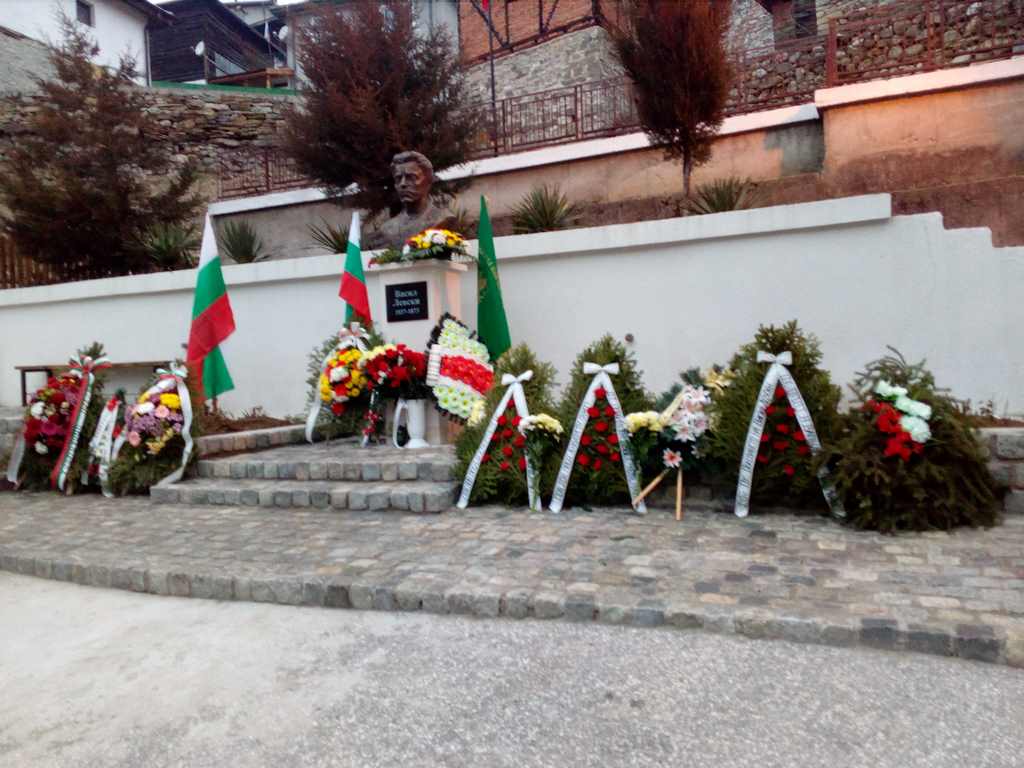 С откриване на паметник почетоха паметта на Апостола