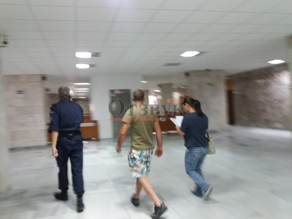 Повдигнаха обвинение на Мехмед, опитал да пъхне 100 лева в джоба на полицай